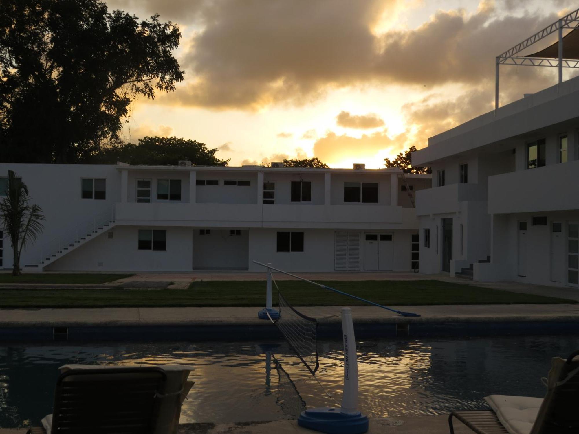 Guest House Stone Wall Residences Cancun Ngoại thất bức ảnh